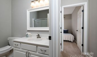 207 Farm Creek Dr E, Asheville, NC 28806