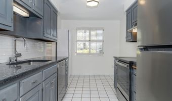 21 Harbour Vlg C, Branford, CT 06405