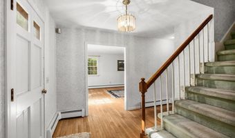 20 Adirondack Dr, East Greenwich, RI 02818