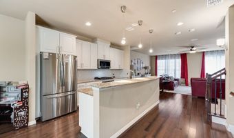 3895 Asbury Ln, Addison, TX 75001