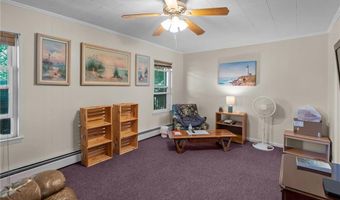 43 Pearl St, Lincoln, RI 02838