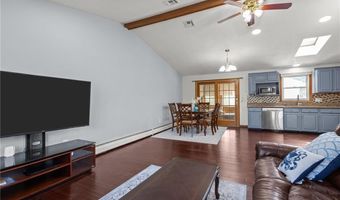 2 Dogwood Dr, Cranston, RI 02921