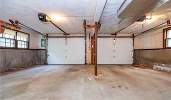 154 Spring Valley Dr, East Greenwich, RI 02818