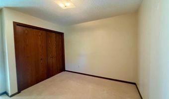 146 Washington Ave, Alden, MN 56009