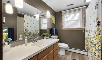 910 E 3rd St, Auburn, IN 46706
