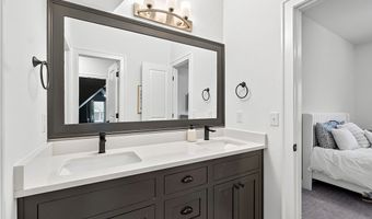 1902 SW Edinburgh Ave, Bentonville, AR 72713