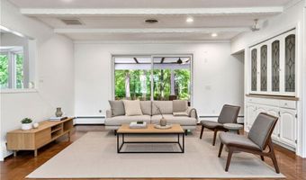 14 Reservoir Ave, Johnston, RI 02919