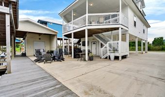 4044 Mindanao St, Bay St. Louis, MS 39520