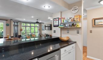 1142 LAKE HERON Dr 2B, Annapolis, MD 21403