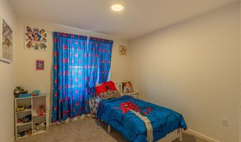 6421 Maple Leaf Ln, Riverbank, CA 95367