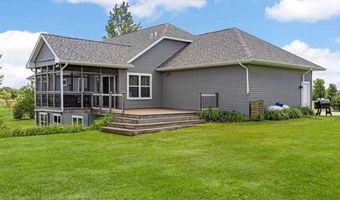 3352 Southridge Dr, Amana, IA 52203