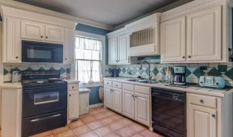 1250 Old Spanish Trail Trl, Bay St. Louis, MS 39520