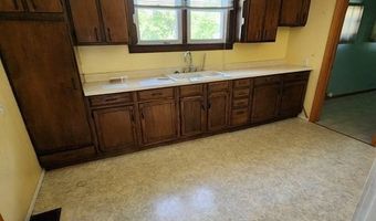 247 S 5th, Albion, IL 62806