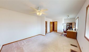 244 Clark St W, Albert Lea, MN 56007