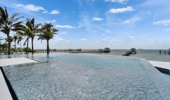 6526 Surfside Blvd, Apollo Beach, FL 33572