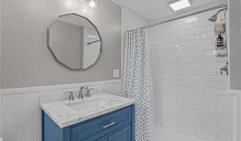 3 Cynthia Rd, Lincoln, RI 02865