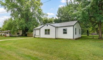 12 E Hawthorne St, Aurora, MO 65605