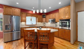 608 N Riverwood Cir, Brandon, SD 57005