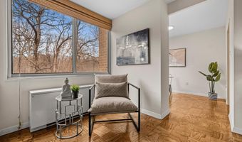 3001 VEAZEY Ter NW 201, Washington, DC 20008