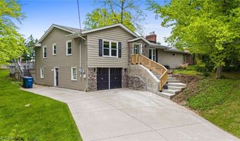 107 Hilltop Dr, Amherst, OH 44001