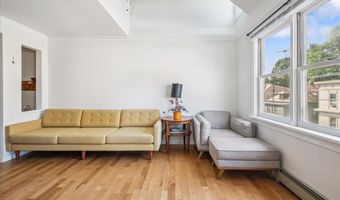 72 Lakeview Ter Unit D, Burlington, VT 05401