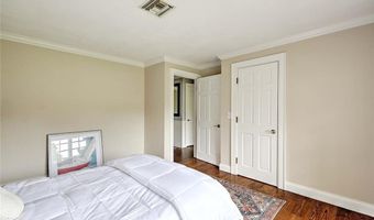 33 Meadowbrook Dr, Barrington, RI 02806