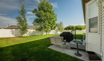 995 Edinburg Cir, Ammon, ID 83406