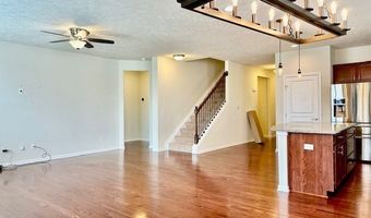 522 Heritage Woods Dr, Akron, OH 44321
