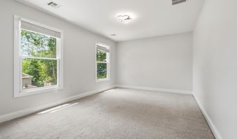 646 Compass Ave, Beachwood, NJ 08722