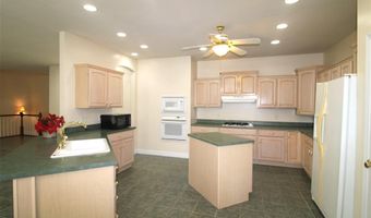 320 Remington Way Dr, Ballwin, MO 63021