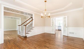 9360 Nesbit Lakes Dr, Alpharetta, GA 30022