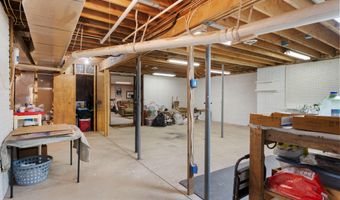 24352 State Hwy Ee, Aurora, MO 65605