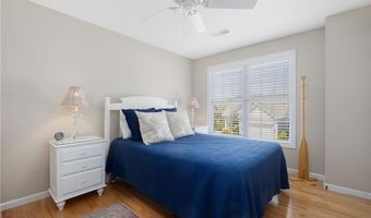 61 Schooner Cove Ln, Narragansett, RI 02882