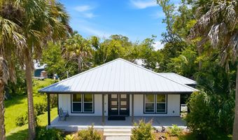 165 10th St, Apalachicola, FL 32320