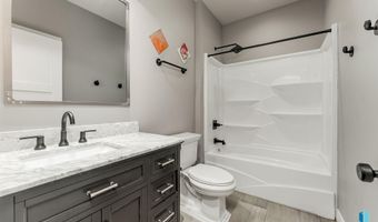 1625 W Burton Dr, Brandon, SD 57005