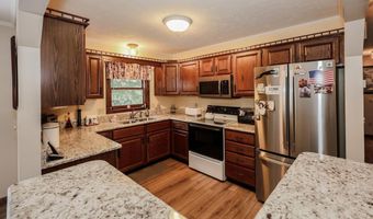 8 Beckmann Ln, Nashua, NH 03062