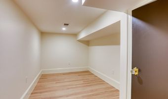 16 Chestnut St, Boston, MA 02129