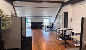 3 Division St 2A, Warwick, RI 02818