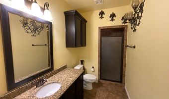 1622 Red Oak Ln, Andrews, TX 79714