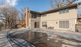 701 4th St SW, Austin, MN 55912