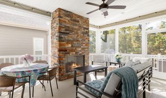 144 COWBIRD St, Lake Frederick, VA 22630