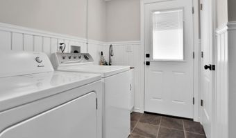 520 East Rd, Belford, NJ 07718
