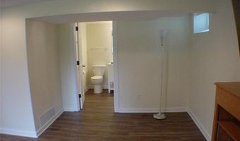 1112 Queens Ln, Anoka, MN 55303