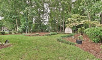 5607 Oak Dr, Charlotte, NC 28216