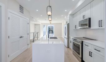 722 KENYON St NW #2, Washington, DC 20010