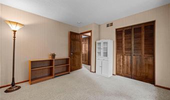 1724 Chatham Ave, Arden Hills, MN 55112