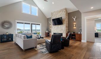 281 Lakeshore Dr, American Falls, ID 83211