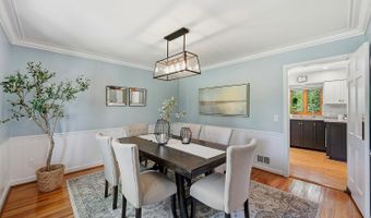 3119 N Farmcrest Dr, Amberley, OH 45213