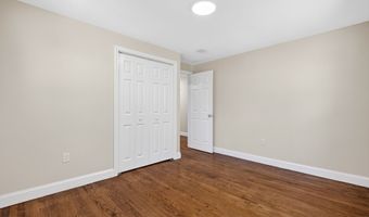 41 Piscitello Dr, Branford, CT 06405