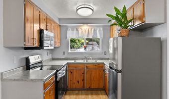 5094 DAISY St, Springfield, OR 97478